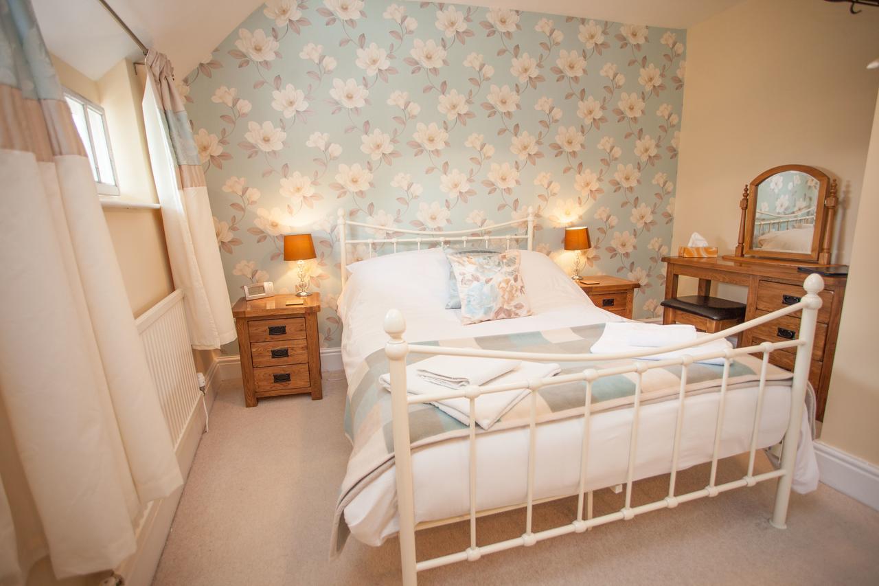 The Seven Stars Inn Pewsey 외부 사진